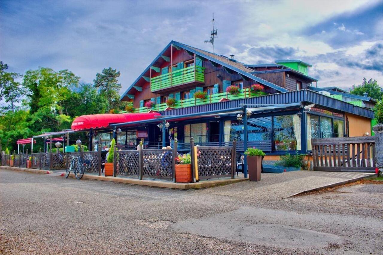 Logis Hotel Restaurant Le Chalet Du Mont Roland Sampans Exterior foto