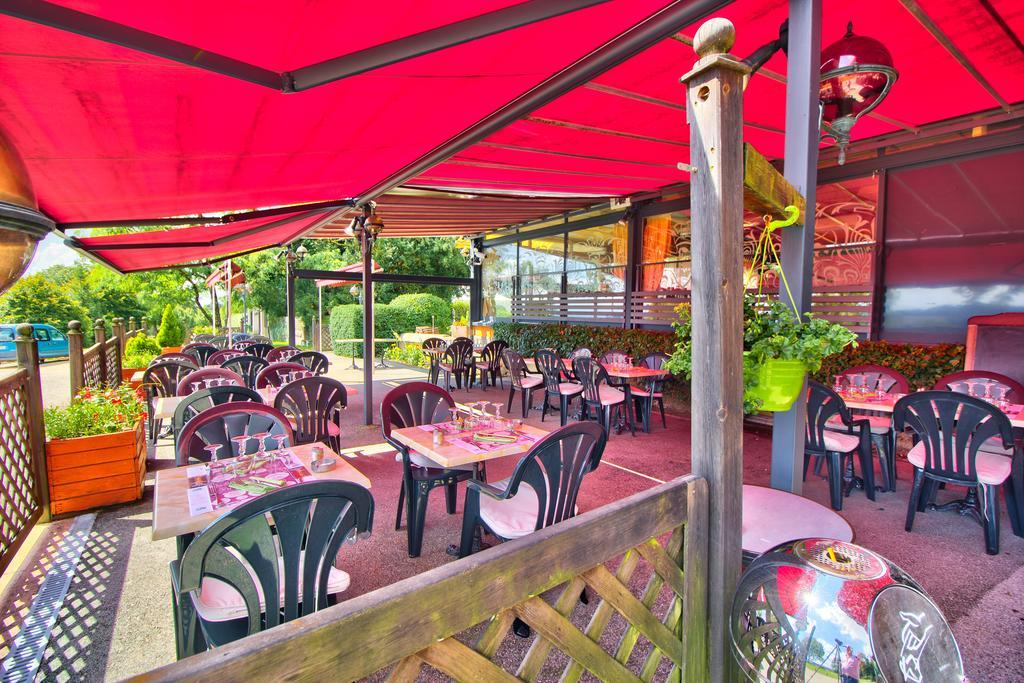 Logis Hotel Restaurant Le Chalet Du Mont Roland Sampans Exterior foto