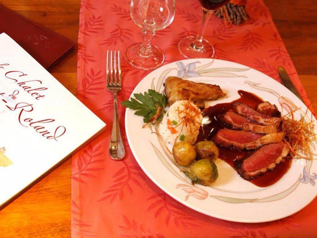 Logis Hotel Restaurant Le Chalet Du Mont Roland Sampans Exterior foto